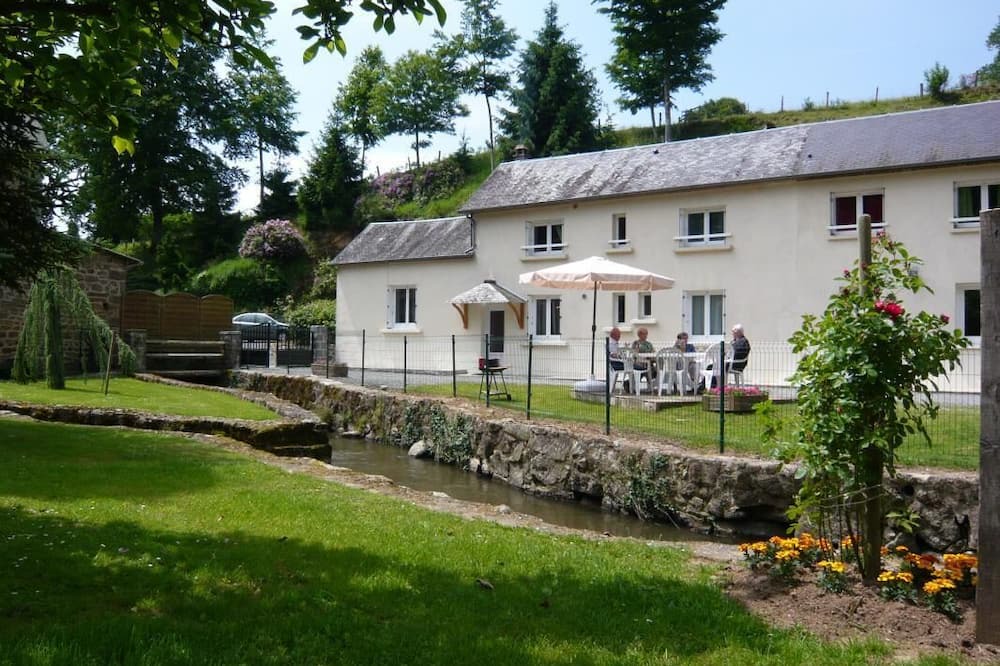 Landivy House | The Monthorin Valley
