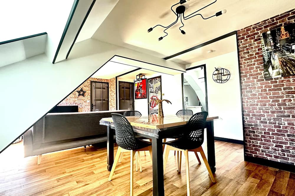 Sully-sur-Loire Apartment | The industrial apartment on the banks of the Loire