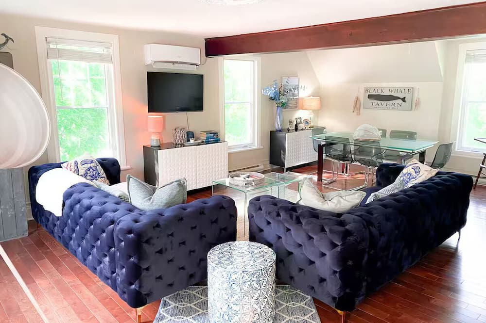 Hudson House | Hudson: Nantucket getaway between beach and nature