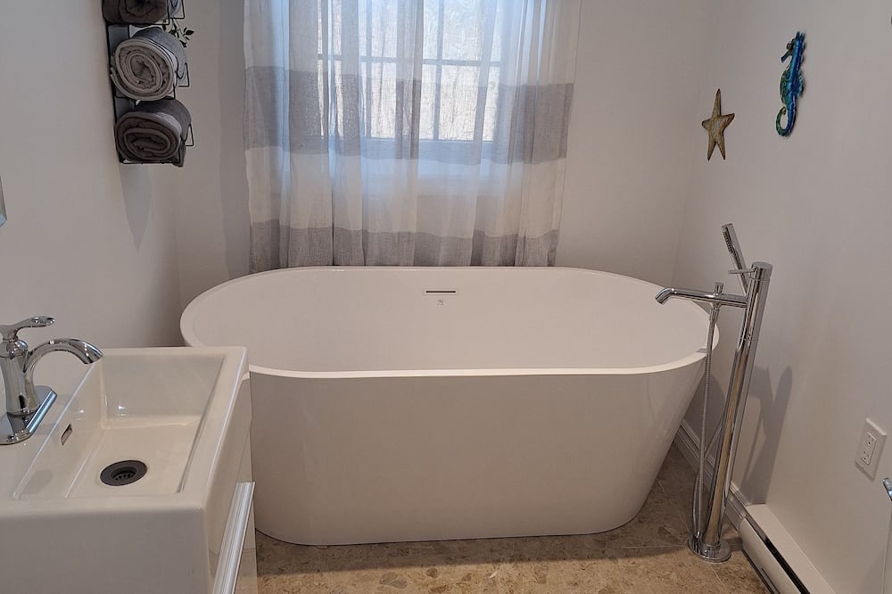 Mandeville Cottage | Détente en pleine nature dans maison familiale avec piscine et table de pingpong