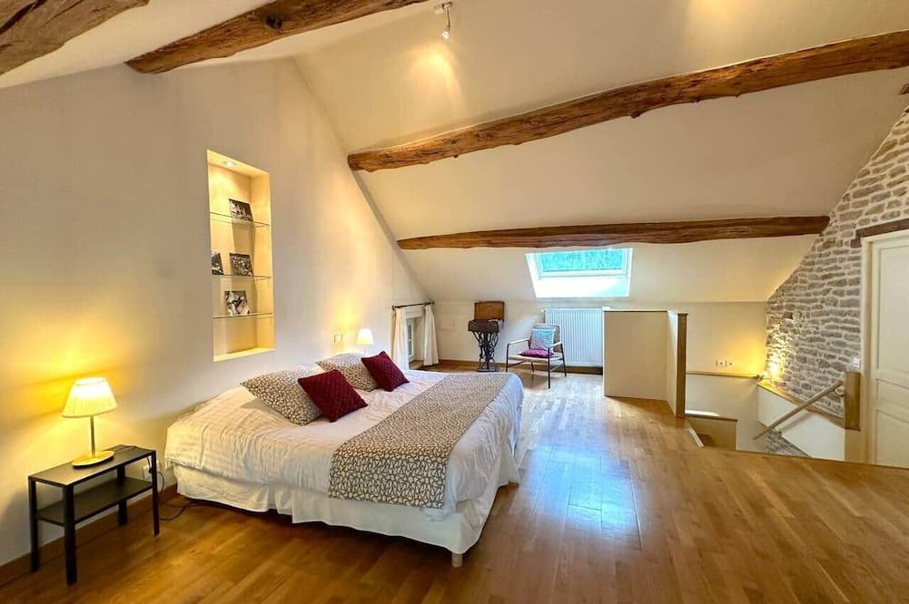 Montoillot House | Clos de Fougères - Les Fleurières
