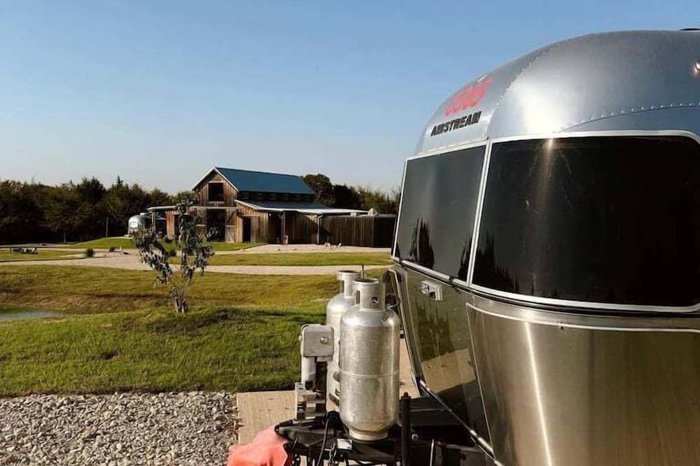 Ennis House | Outstanding Airstream Close to Stunning Hiking Trails in Bristol, Texas