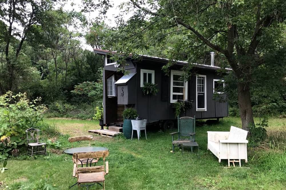 Argyle Cabin | Gorgeous Tiny House Rental for a Glamping Getaway near Saratoga Springs in Upstate New York