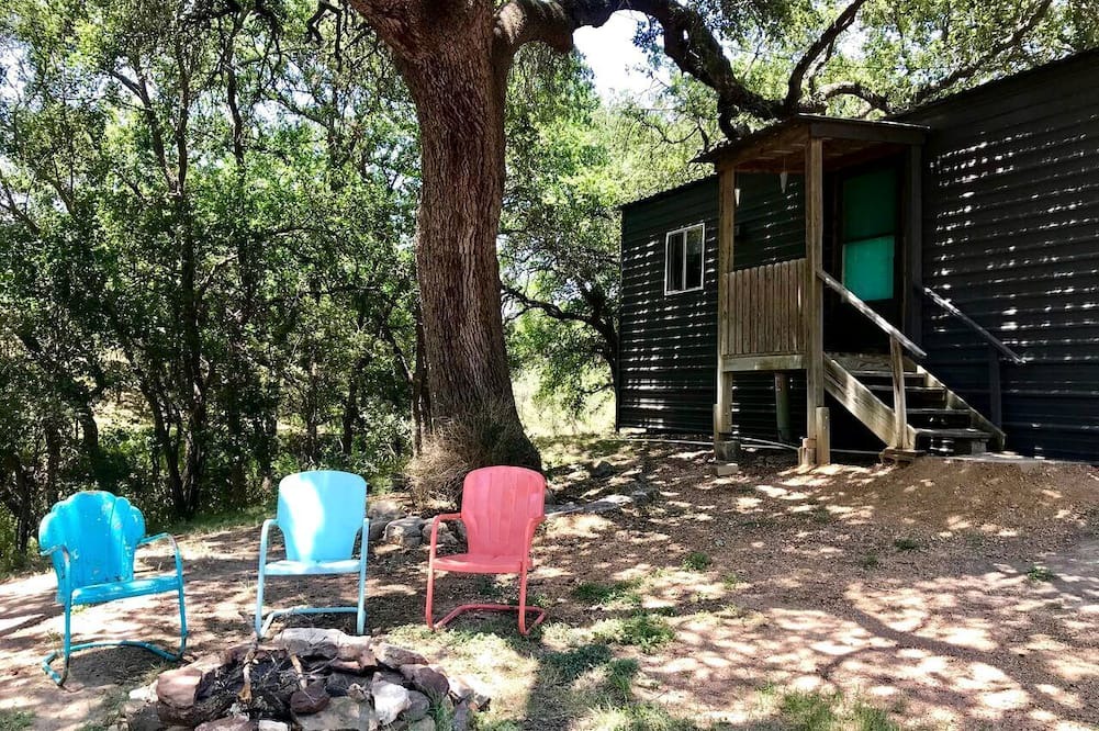 Mason Cabin | Bright and Cheery Riverside Cabin in Texas Wine Country