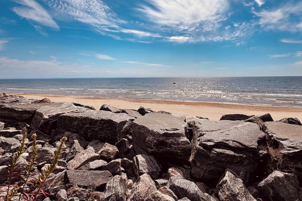 Sherkston Cottage | Luxury Lakeview Modern 3 Bedroom Cottage at Sherkston Shores.