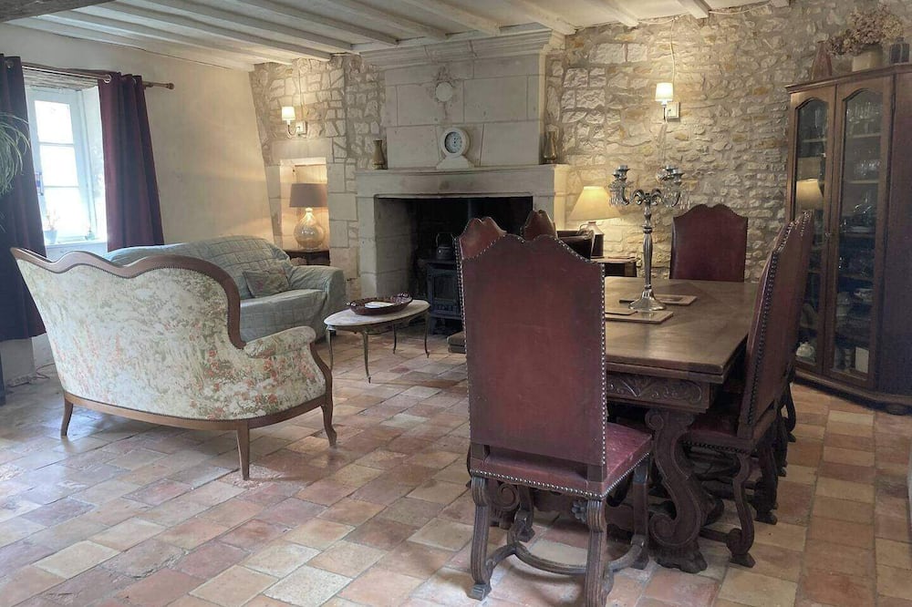 Ceaux-en-Loudun House | 3Bedrooms-Sleeps6-WiFi-Fireplace