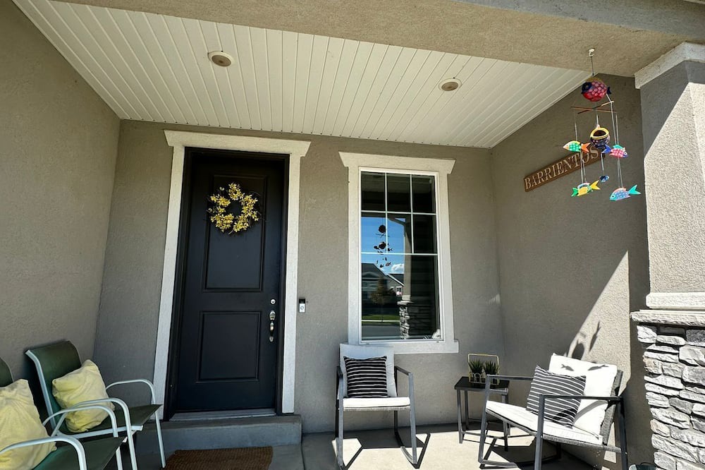 Lindon House | Spacious 5-bedroom house in fabulous Lindon inches away from I-15