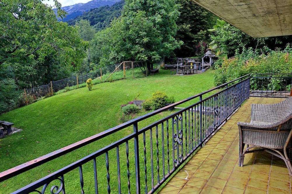 Faido Apartment | Between Nature and Tradition (Eco della Valle 1)