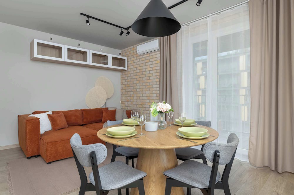Czyzyny Apartment | Dąbrowska 15C | Krakow | Spacious Apartment | Parking