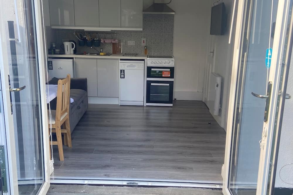 Rathmines Apartment | Luxury Garden Hideaway, Ranelagh, Dublin. Close to Aviva and city