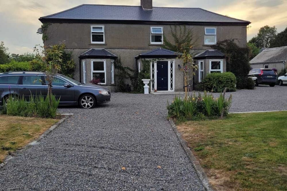 Rolestown Other | Cozy 1 Bedroom stay in Authentic 19th century Farmhouse near Dublin Airport