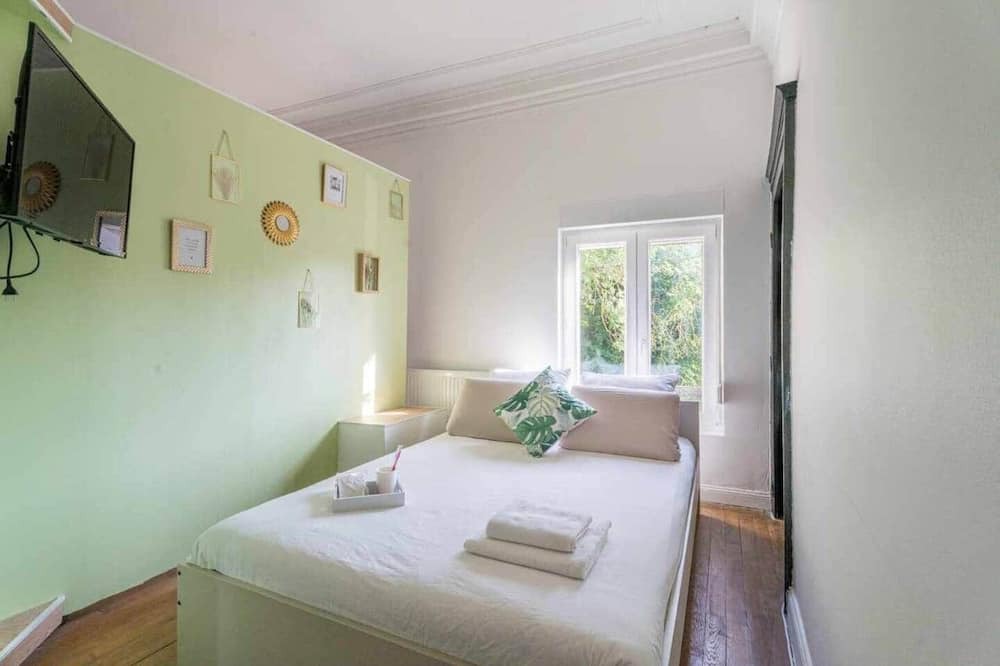 Woippy Bed & Breakfast | Chambre 30m² - Salon privé - 2TV - Wifi - 120m²