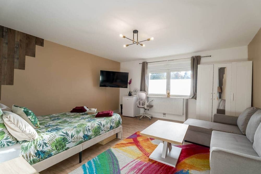 Woippy House | House 240m² - 7ch - 16pers' - 2sdb - 10TV - Wifi