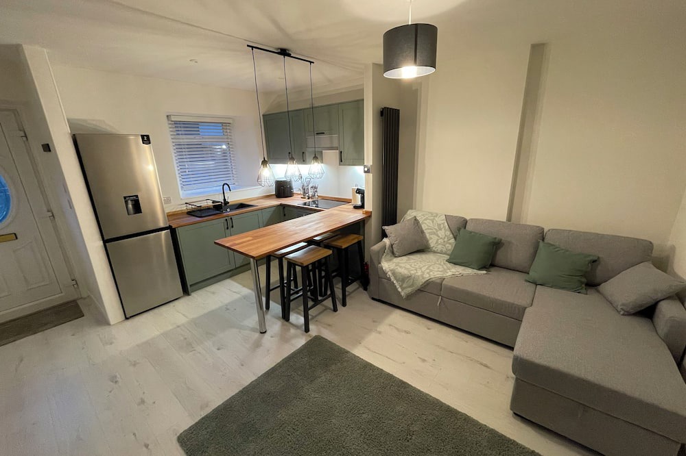 Levenmouth Cottage | Viewforth Cottage - Cosy place by the beach ideal for a couple or family of 4