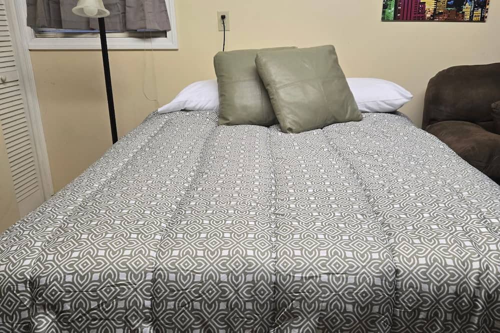 Windsor Apartment | Fall in Love with New England Charm this Fall!