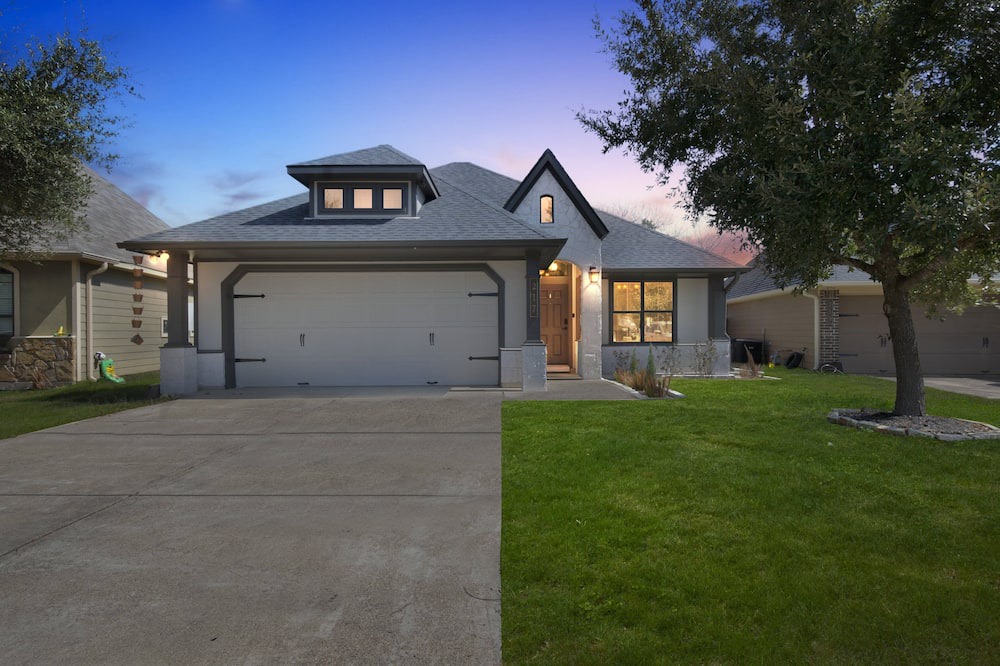 Wellborn House | NEW! Relaxing College Station Retreat with Hot Tub