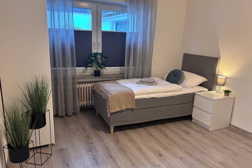 Datteln House | 60 m² bungalow with garden | W-LAN | bathtub | washing machine | modern | SmartTV