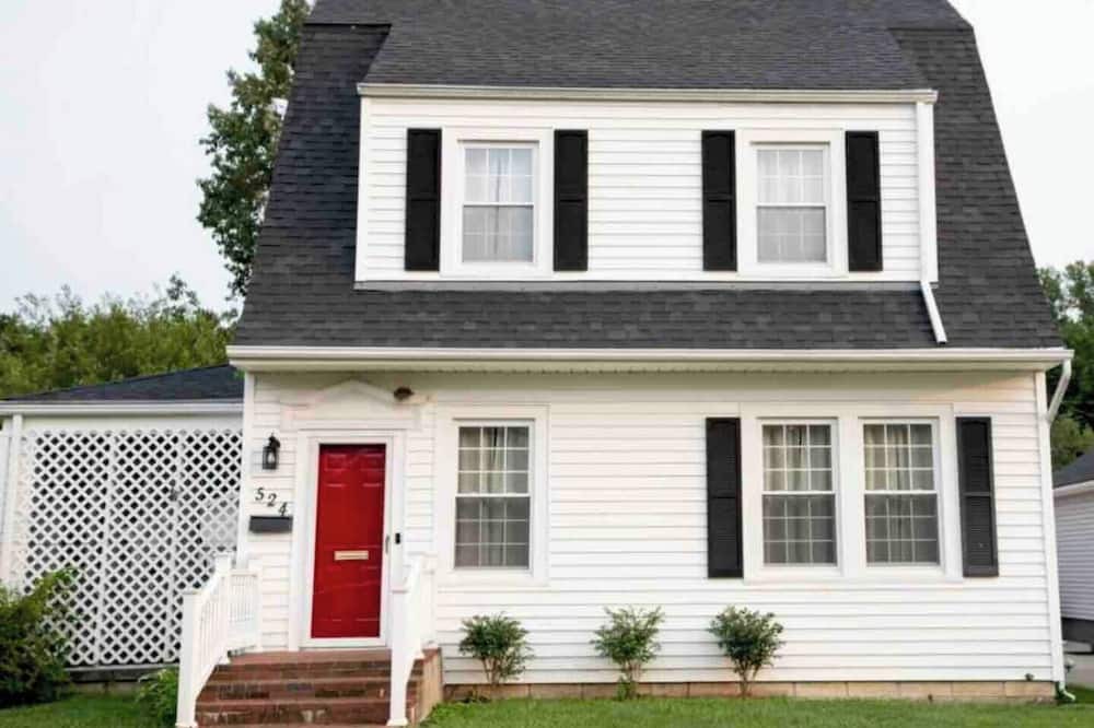 Owensboro House | 💦 Luxe Retreat Home @ Griffith Ave – Prime Location! ➠ 524W