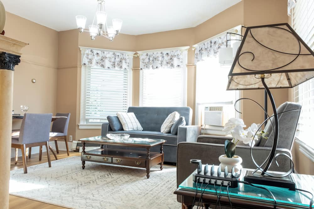 Plainfield Apartment | 2BR Washer/Dryer High Speed Wi-Fi, perfect for extended stays