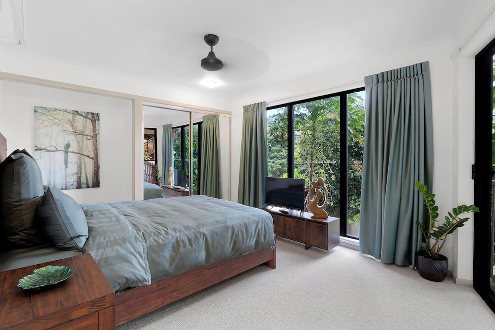 Jubilee Pocket Apartment | The Heart Stay at Airlie Beach - the heart of the Great Barrier Reef.