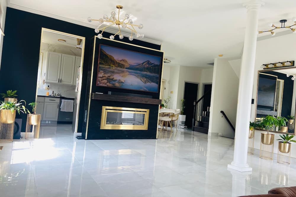 Stone Tavern House | Aum Serene Stay