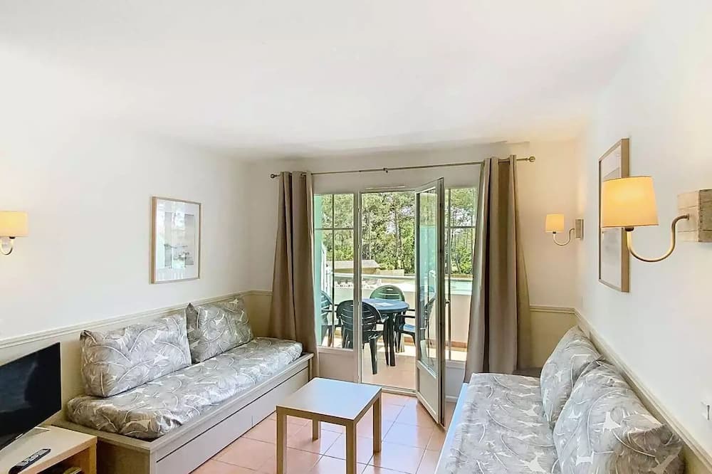 Lacanau-Ocean Apartment | Residence Lacanau Les Pins - Apartment 4 persons tourist residence with pool Lacanau