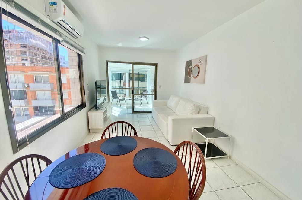Capao da Canoa Apartment | 2 bedrooms, suite, 3 splits, wi-fi, front balcony, sunny!