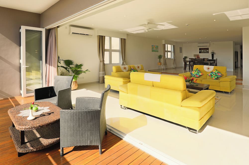 La Misere Villa | Luxe Villa with 4 bedrooms & WiFi, AC in Seychelles by Cliffhanger Villas