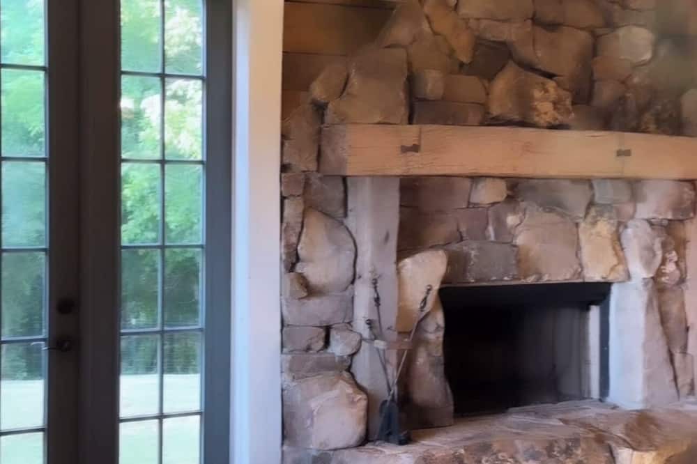 Griffin House | Unique experience at a secluded barn home on land with gorgeous sunset views.