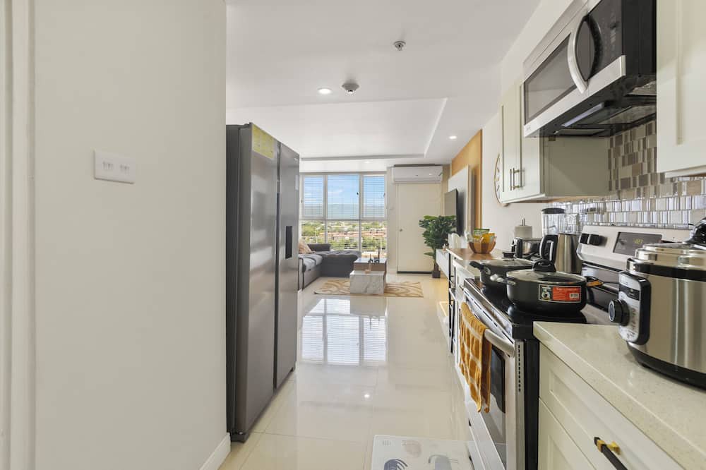 Portmore Condo | A Pool, A Beach & A Beautiful Apartment - Book Now