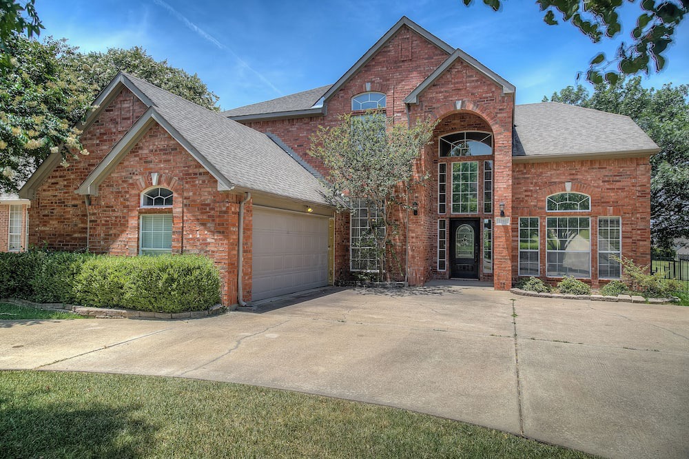 Rockwall House | 4-5 bedroom house in Rockwall on the Golf Course. Rockwall ISD.