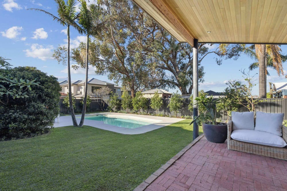 Scarborough House | Stunning Large Home in Scarborough with a Pool
