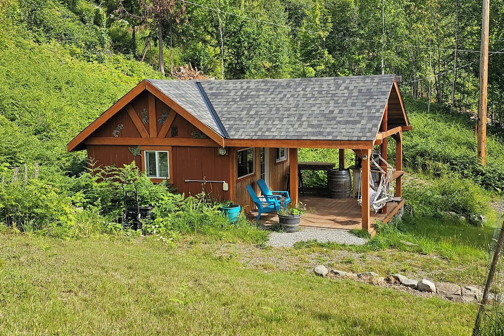 Kaslo Cabin | Purcell Cabin at Paradise Hills