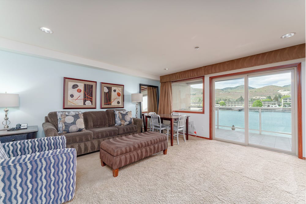 Chelan Condo | GrandView 622 Waterfront condo on Lake Chelan