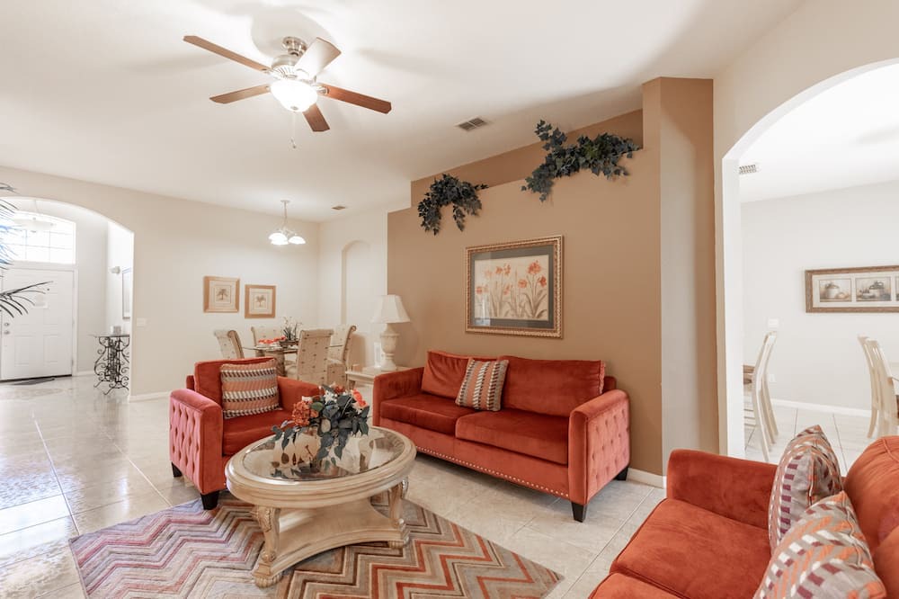 Highlands Reserve House | Cozy 4Bed Pool Home with Spa-246BD