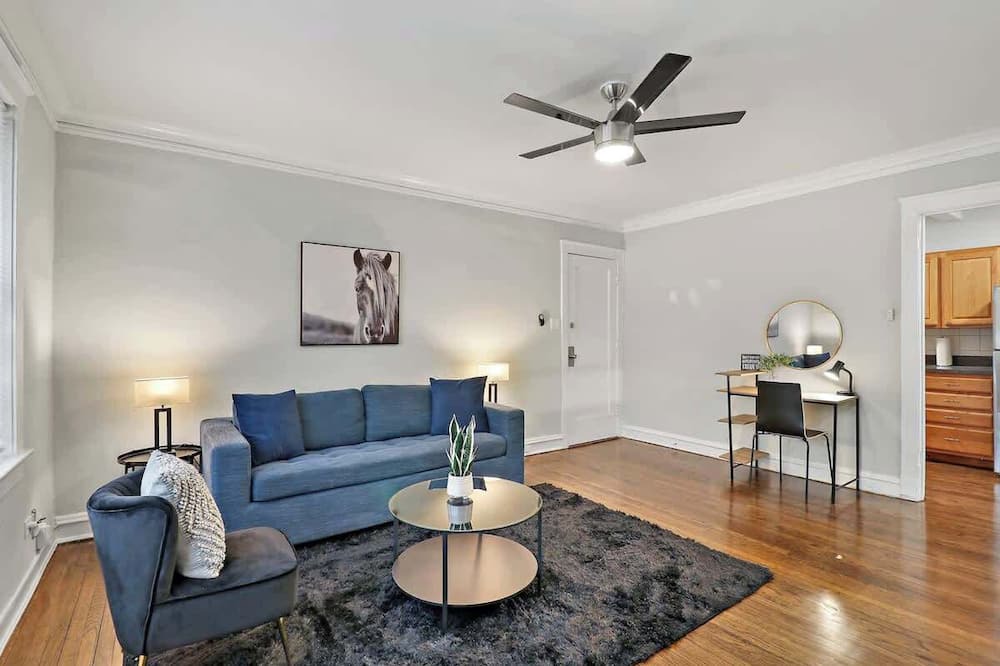 Ravenswood Apartment | Elegant & Stylishly 1BR Fully Furnished Apt