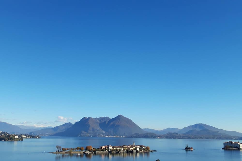 Carciano House | House with stunning 180° view over the 3 islands, terrace, garden, free parking