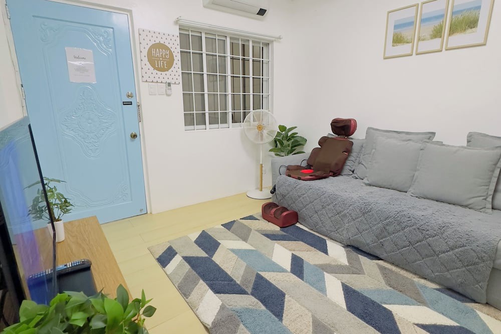 Buck Estate House | Modern Minimalist Townhouse in Paranaque City