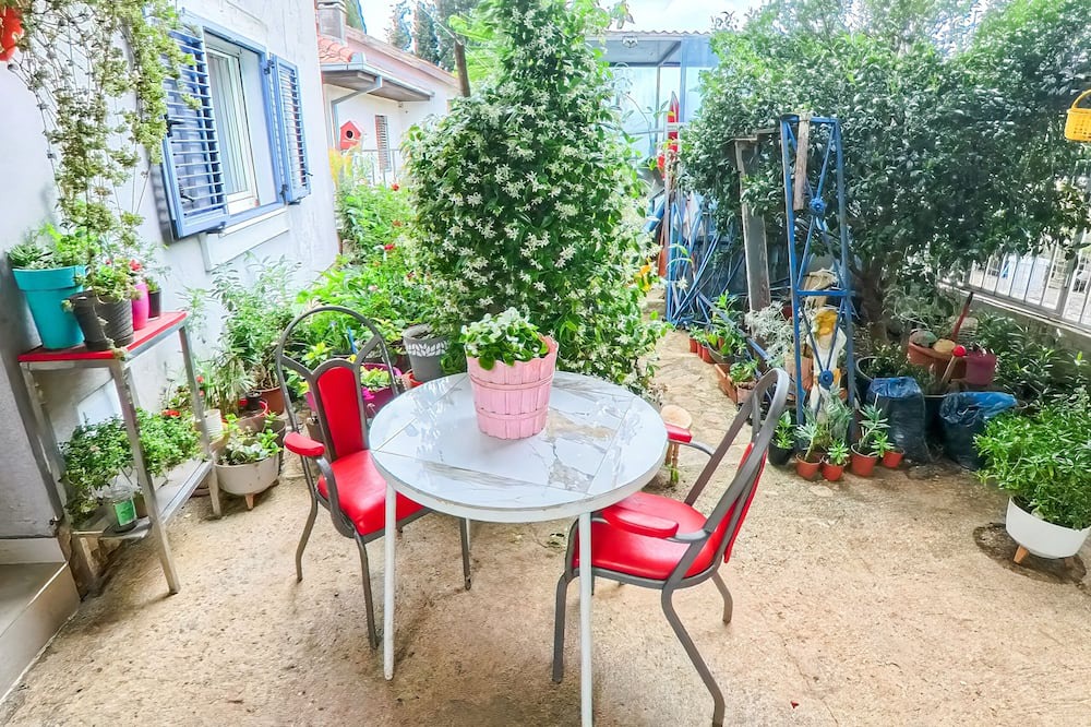 Mrcevac Apartment | Tivat Family Garden Apartments - Near Airport & Beach, Quiet Stay