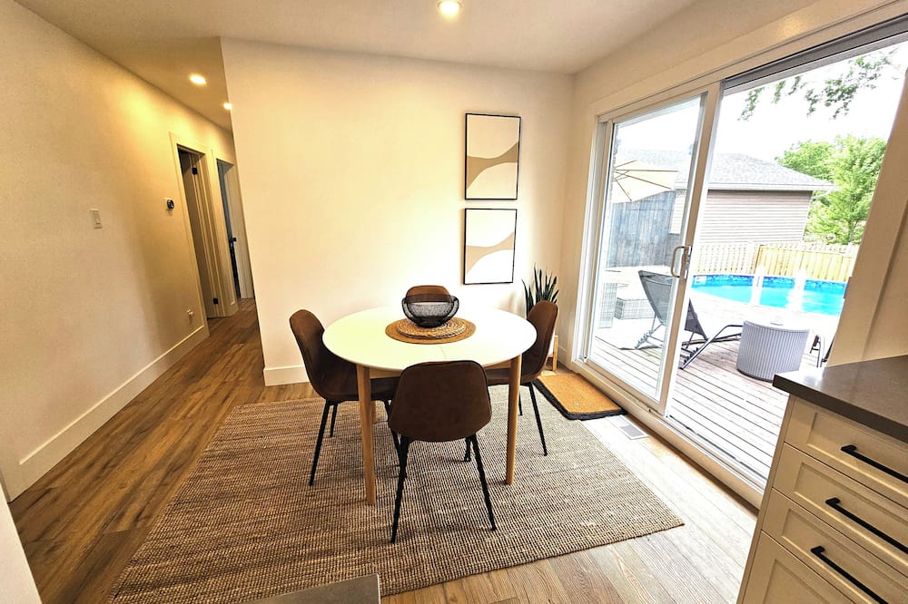 Cannifton House | Newly-renovated home, sleeps 8, with pool & hot tub!