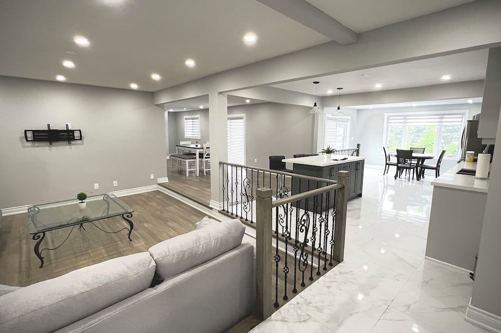 Uxbridge Cottage | Cozy 10acre Farm Cottage in Goodwood: @HermosoStay