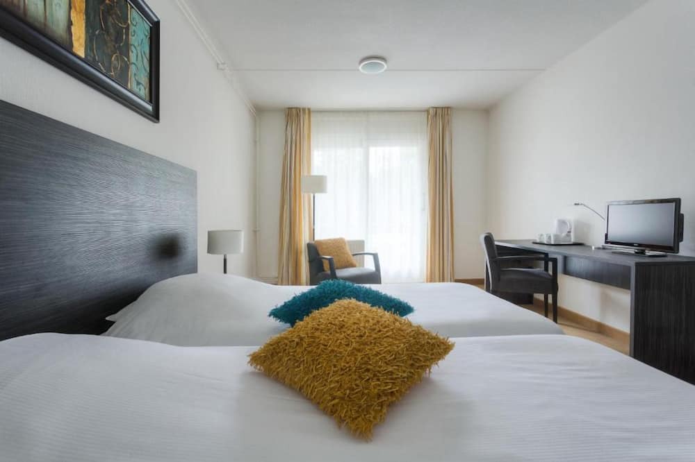 De Bult House | Tranquil Nature Stay Near Giethoorn Canals & Weerribben-Wieden Trails