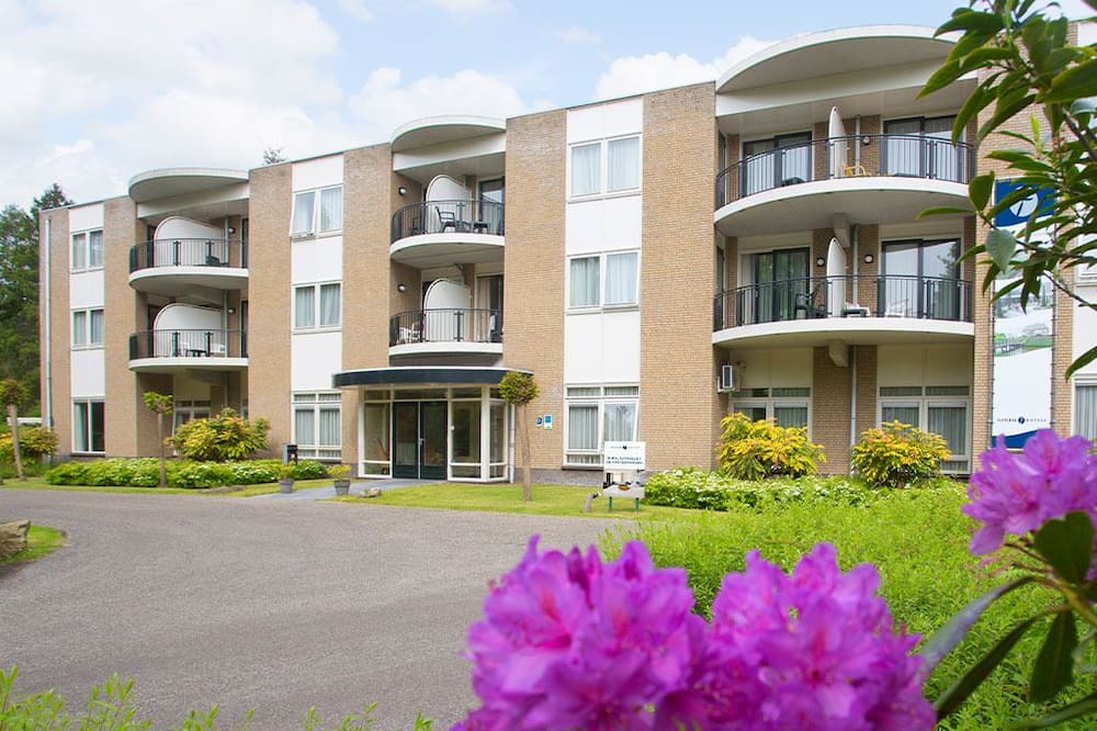 De Bult House | Spacious De Bult Family Hideaway | Pool, Pet Friendly | 3 Units