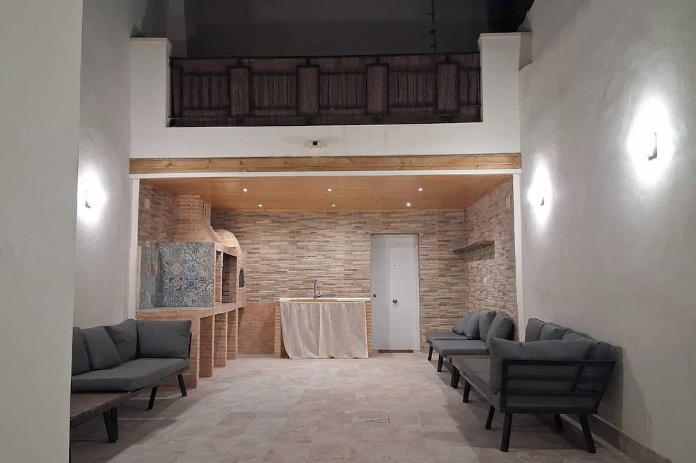 Castalla House | Mountain Retreat in Castalla, with private bar in Alicante - Perfect for Groups