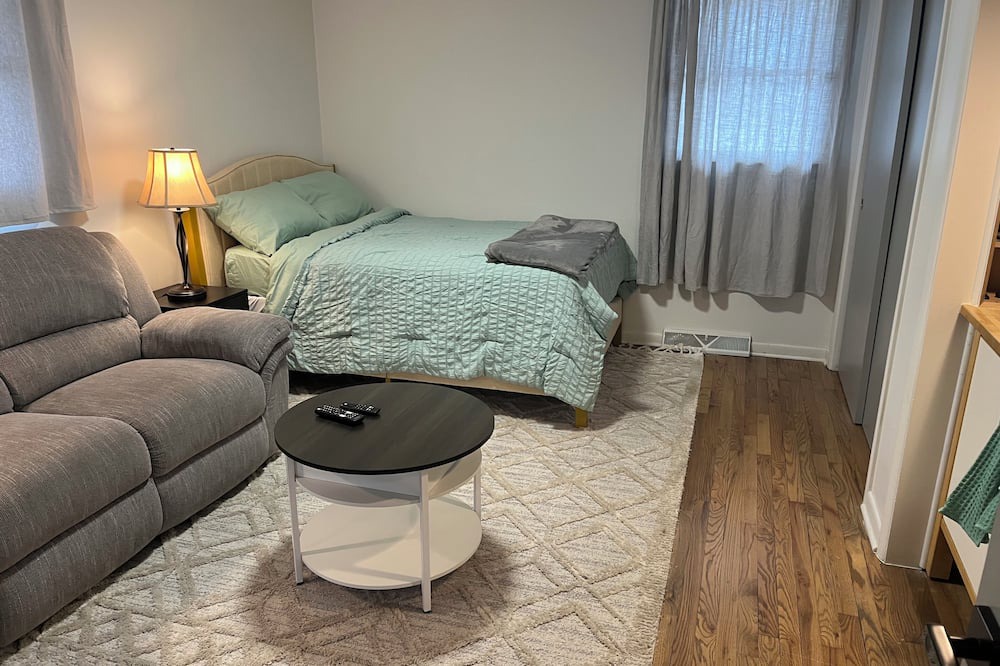 Columbus Apartment | Charming Studio apartment near downtown Columbus, OH