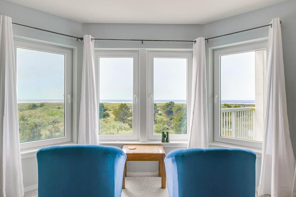 Long Beach Condo | Mana Kai 2nd floor w/view of the ocean and beach