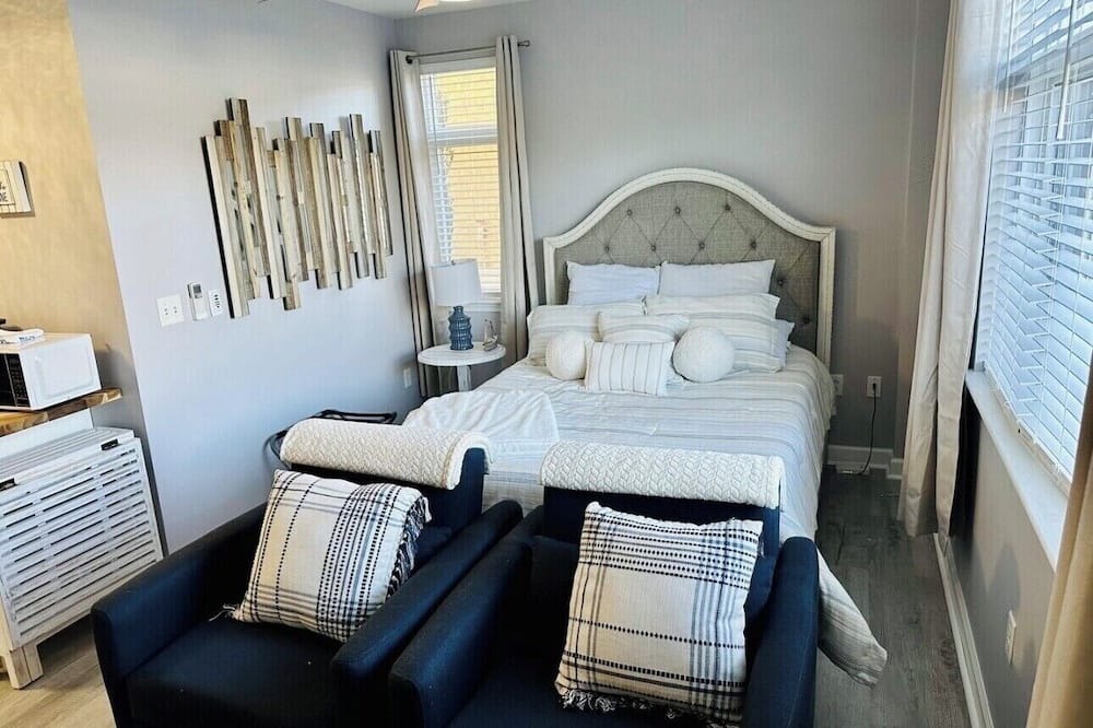 Huddleston Condo | Wake & Lake at Mariner's Landing SML