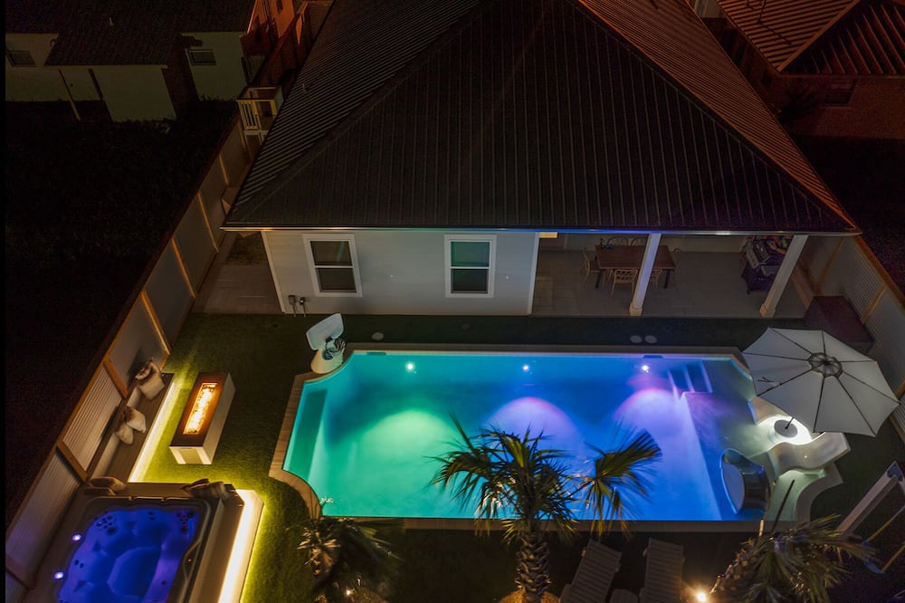 Kiska Beach House | Free Golf Cart-Heated Pool-Spa-5min Walk to Beach