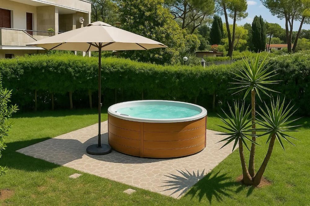 Mosciano Sant'Angelo Bed & Breakfast | 10 minutes from the sea. Villa with swimming pool, hot tub and relaxation room.