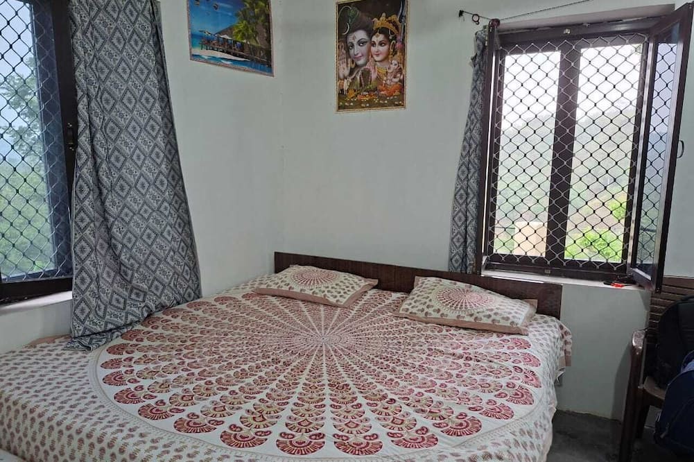 Chintpurni Bed & Breakfast | The Thanedar Sahib -100+ year-old, 4-bedroom Himachali-style homestay
